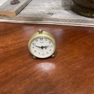 Vintage Elgin alarm clock travel